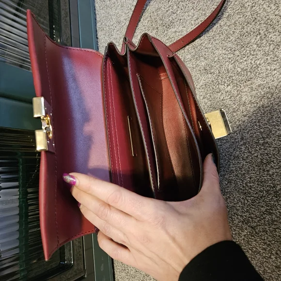 Purse - Picture 2 of 3